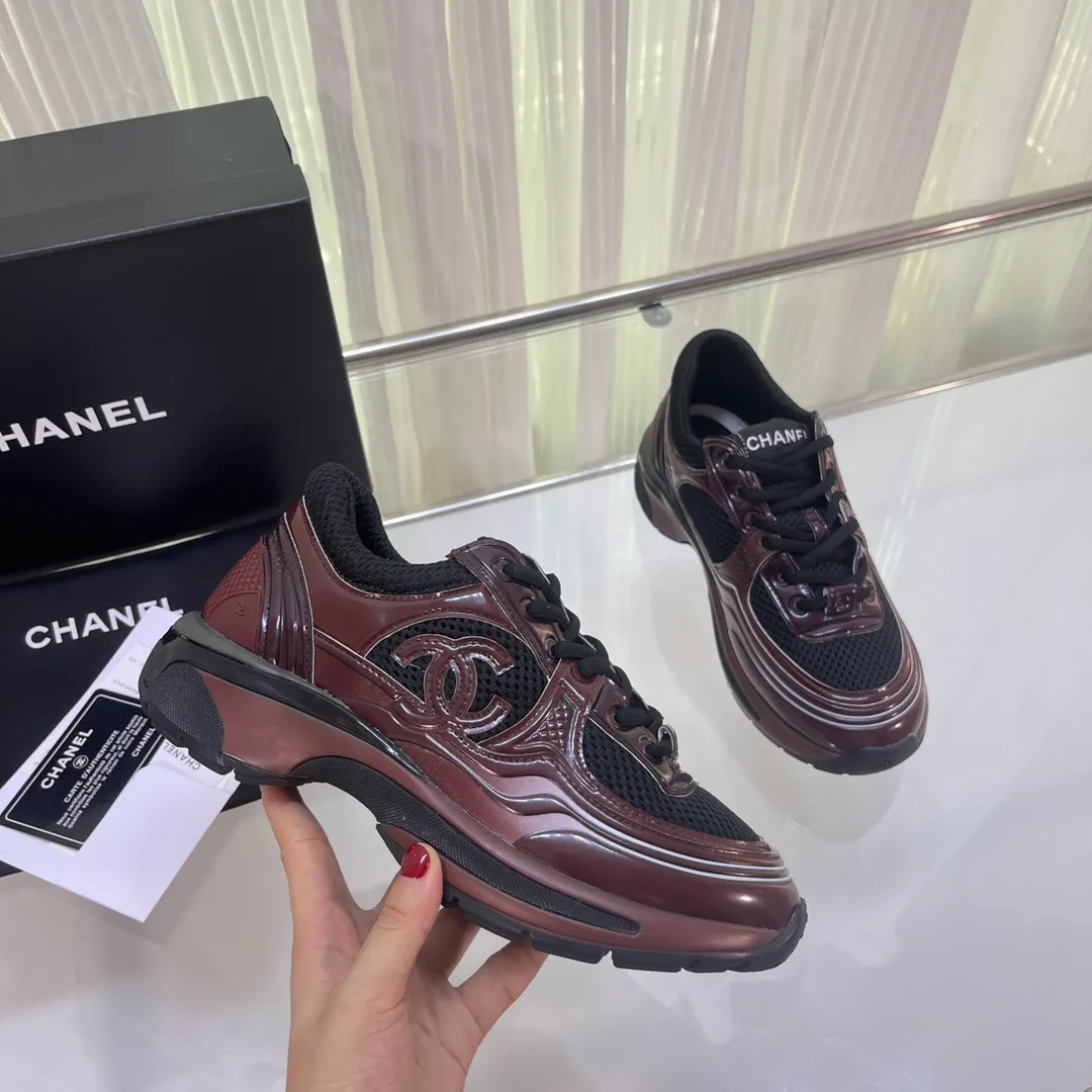 👟👟Ex-factory price 640👟👟 Latest 5 colors! Super pretty! 2023 super popular Chanel Chanel 23C King of Horns series casual sports shoes, incomparably beautiful and easy to wear, absolute fairy style, very light, super soft inside, super comfortable, breathable upper design, high-end color matching, versatile, must-have model of the year, upper: cowhide and cloth stitching, original craftsmanship, lining: breathable mesh, original foam combination outsole, size: 35-45